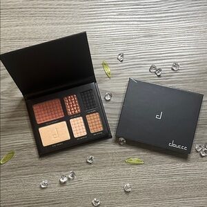 Doucce Eyeshadow Palette - Warm Browns and Black
